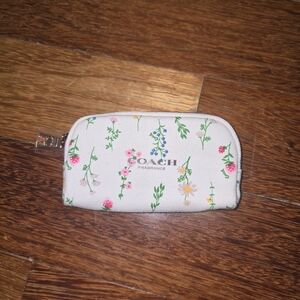 Coach White Floral Key & Card Holder
